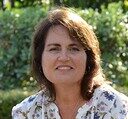 Karen Oakland headshot
